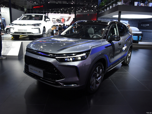 124 kW totale motorkracht Baic Beijing X7 PHEV Plug in Hybrid SUV Auto met links stuur