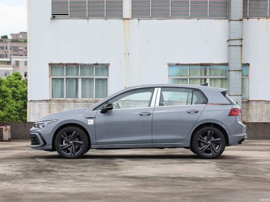 Upgrade Your Ride 2023 Golf Facelift 208 TSL DSG PRO Kleine SUV met LED daglicht