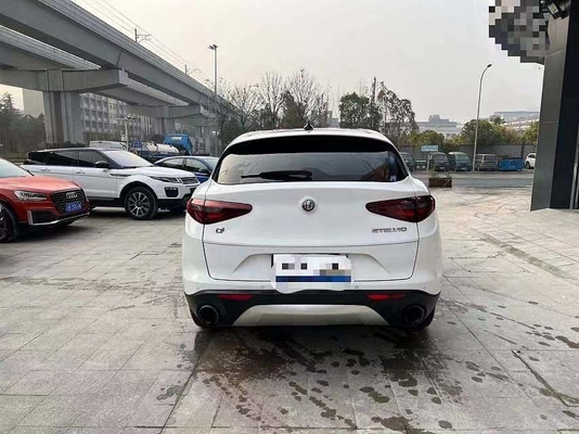 64 liter tankcapaciteit Alfa Romeo Stelvio Q4 Sport SUV in goede staat topsnelheid 230KM/h