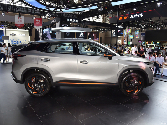 4400*1830*1588mm 2022 2023 Compact benzine SUV 1.6T 197 pk 7 DCT Chery Omoda C5 5 auto's