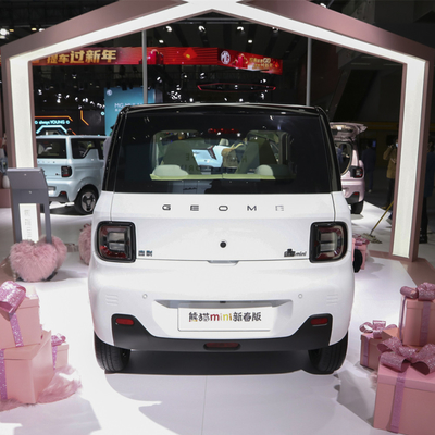 Klaar voor 2022 Geely Panda Mini EV 4 zitplaatsen Pure Electric Car 120km / 200km bereik