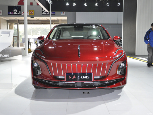 s E-Qm5 Gebruikte auto met kleine kilometers en lithiumbatterie 2022 Hongqi elektrisch voertuig