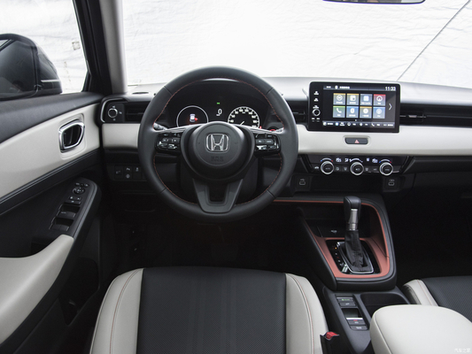 Honda VEZEL 2023 Elite Edition 1.5L CVT SUV met R17 banden en LED daglicht