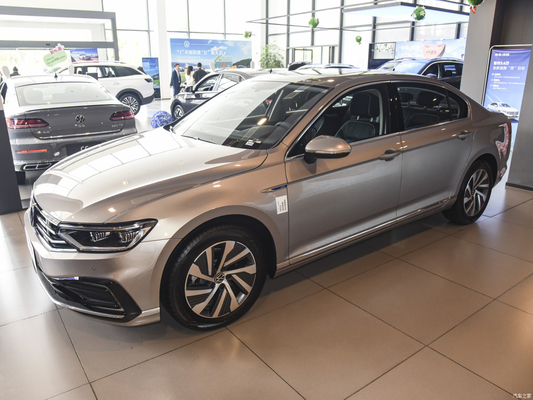116KW Totaal motorvermogen 2022 Magotan Plug-in Hybrid GTE Luxe 4-deurs 5-zits voertuig