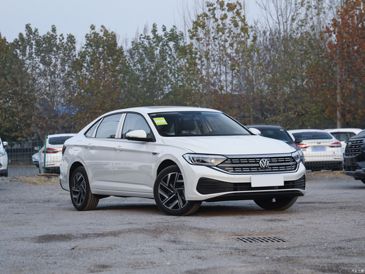 2023 Volkswagen Sagitar 300TSI DSG Leap Version Sedan met achtercamera en automatische AC