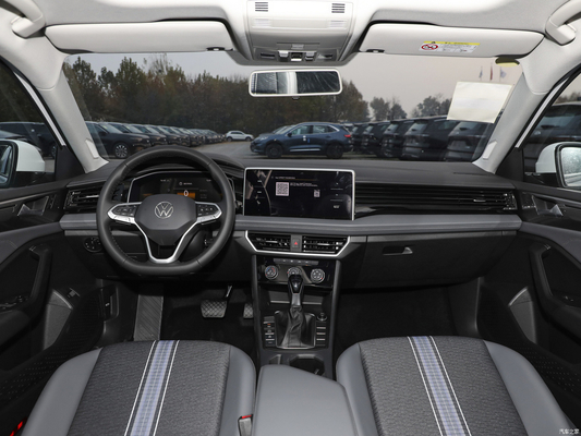2023 Volkswagen Sagitar 300TSI DSG Leap Version Sedan met achtercamera en automatische AC