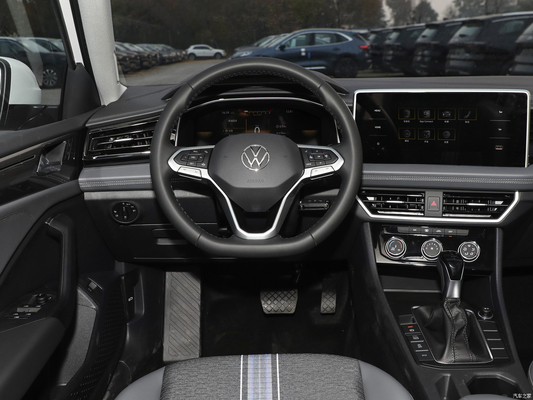 2023 Volkswagen Sagitar 300TSI DSG Leap Version Sedan met achtercamera en automatische AC