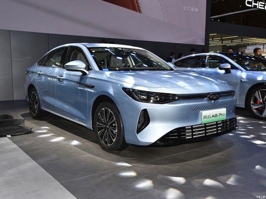2024 Chery Fengyun A8 Plug-in Hybrid Electric Vehicle met een bereik van 106 km