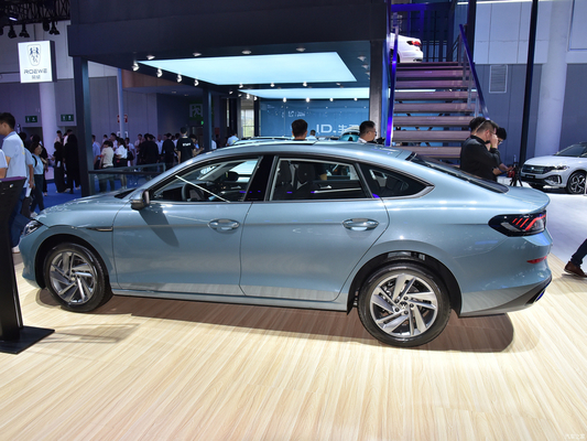 Euro VI emissie standaard 2024 Volkswagen Lamando L 200TSI DSG Trendy versie