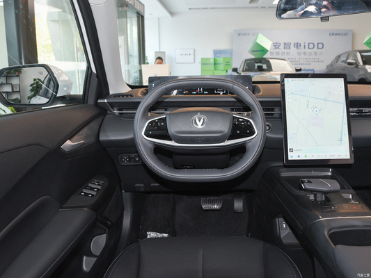 2023 Changan Lamore Blue Whale NE1.5T GDI DCT Sedan TPMS voor veilig en soepel rijden