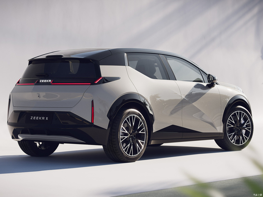 Links rijden 2023 Geely Zeekr X You 4WD elektrische auto met 500 km lange afstand en 4 zitplaatsen