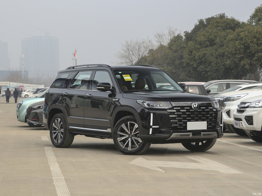Voorvering Macpherson 2023 Chang'an CS95 Plus 2.0T 2WD Luxe 5-deurs 7-zits SUV