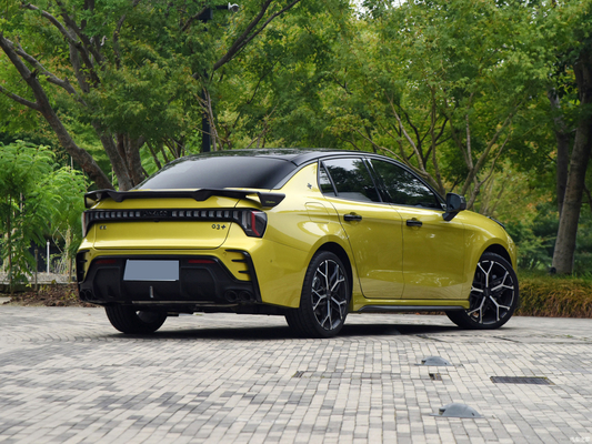 2023 Lynk Co 03 2.0TD Automatische sedan 5 zitplaatsen 5 airbags TPMS Inclusief topsnelheid 250KM