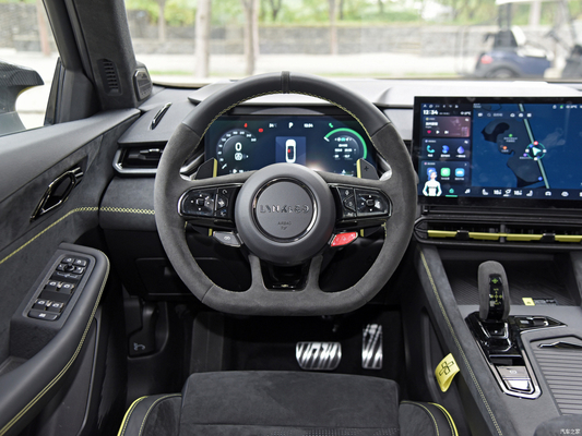 2023 Lynk Co 03 2.0TD Automatische sedan 5 zitplaatsen 5 airbags TPMS Inclusief topsnelheid 250KM