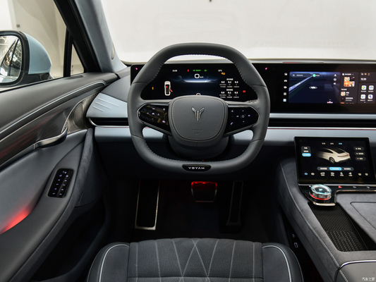 Langeafstandsvermogen 375 kW VOYAH 4-deurs 5-zits sedan met 730 km CLTC bereik