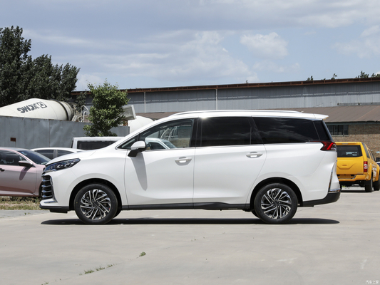 SAIC Maxus G50 2023 Chinese auto met 7 zitplaatsen Automatic gearbox en 5 airbags