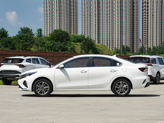 2023 Kia K3 Sedan LED koplampen natuurlijke aspiratie motor en laag brandstofverbruik