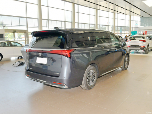 Buick Century 2023 MPV 2.0T 5 deuren 7 zitplaatsen elektrische parkeerrem voor een soepel rijgedrag