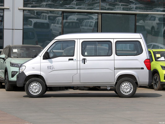 75 kW totaal motorvermogen 2023 Wuling VAN Linkshandige bestelwagen met 5 zitplaatsen en zijdelingse schuifdeur