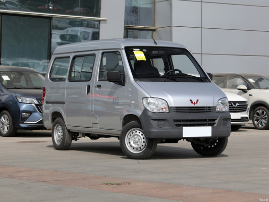 75 kW totaal motorvermogen 2023 Wuling VAN Linkshandige bestelwagen met 5 zitplaatsen en zijdelingse schuifdeur