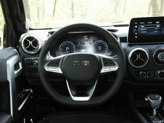 2024 BAIC BJ40 Multifunktioneel terreinvoertuig met elektrische achteruitkijkspiegel en ESC