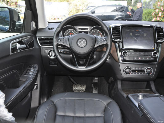 2023 Baic BJ90SUV 3.0T gemaakt in Shanhe Classic Supreme Edition TPMS en ESC geïnstalleerd