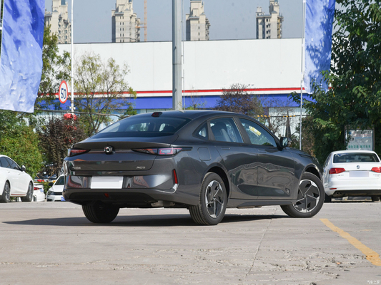 Brandstoftype Hybrid Changan A05 Plug-in Hybrid Car 5 zitplaatsen Drie dozen 2024