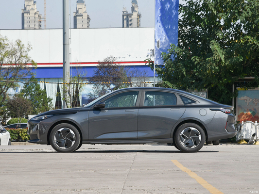 Brandstoftype Hybrid Changan A05 Plug-in Hybrid Car 5 zitplaatsen Drie dozen 2024