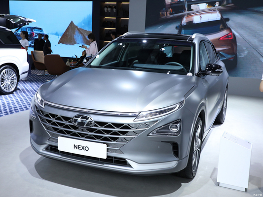 Links rijden 2023 Hyundai Nexo Pure Electric SUV met 550KM bereik en 120KW motorvermogen
