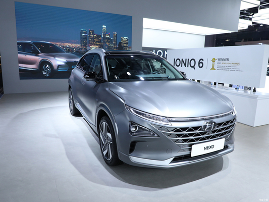 Links rijden 2023 Hyundai Nexo Pure Electric SUV met 550KM bereik en 120KW motorvermogen
