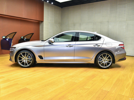 Leerstoelen en Euro VI-standaard Genesis G702023 2.0T achtersteunbare berlinemotor