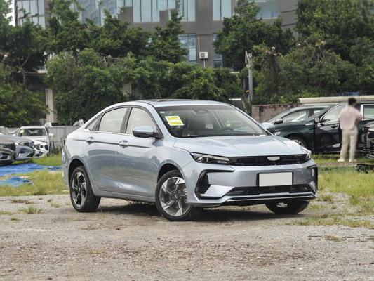 Geely Emgrand L HiP Hybrid 5 zitplaatsen Sedan 100KM elektrisch bereik Links rijden 5 zitplaatsen