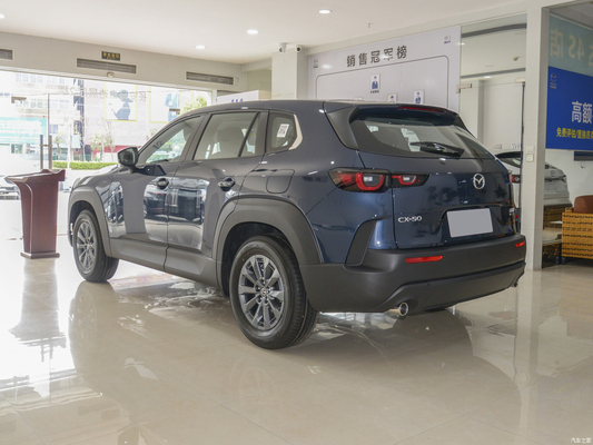 Comfortabele 2023 CX-50 benzine SUV met elektrische achteruitkijkspiegel en links stuur