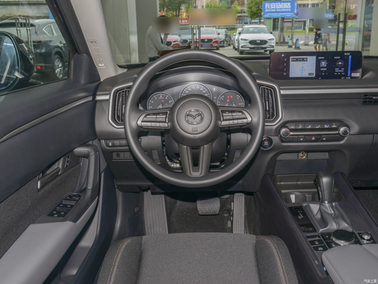 Comfortabele 2023 CX-50 benzine SUV met elektrische achteruitkijkspiegel en links stuur