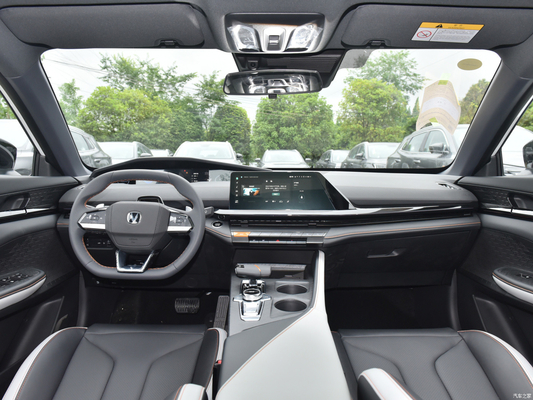 2023 Changan Uni-v 1.5T hatchback benzinesedaan met cruise control ACC als afbeelding