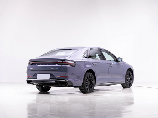 Geely Preface L 1.5TD Hybrid Luxury Sedan met 4 voorste schakels en voorste 1 achterste 1 radar