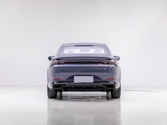 Geely Preface L 1.5TD Hybrid Luxury Sedan met 4 voorste schakels en voorste 1 achterste 1 radar