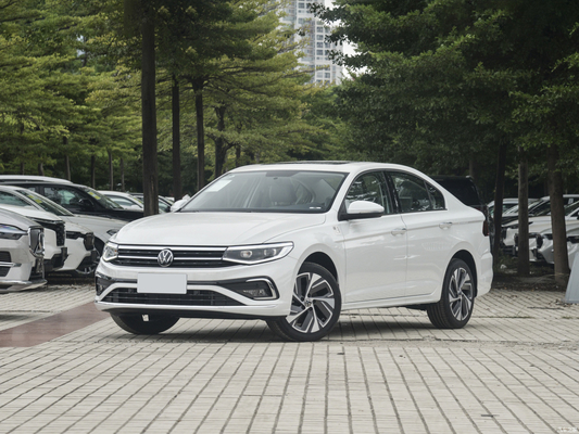Elektrische aanpassing van de bestuurdersstoel 2023 Bora 200TSI DSG AT Compact Fuel Vehicle met 5 zitplaatsen