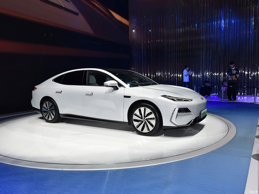 Energy Electric Geely Galaxy E8 Auto 4-deurs-5-zitplaatsen met 200KW vermogen en ruim interieur
