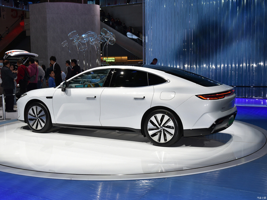 Energy Electric Geely Galaxy E8 Auto 4-deurs-5-zitplaatsen met 200KW vermogen en ruim interieur