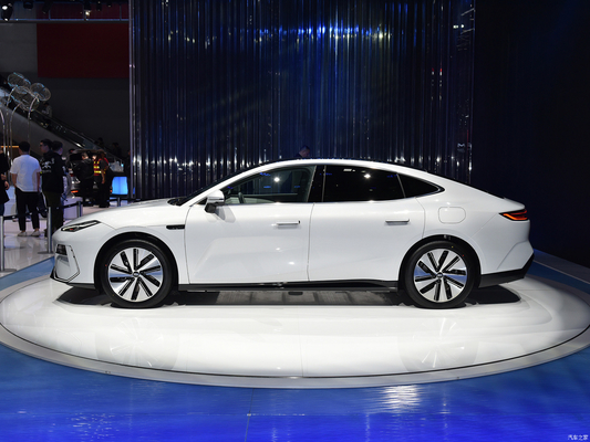 Energy Electric Geely Galaxy E8 Auto 4-deurs-5-zitplaatsen met 200KW vermogen en ruim interieur