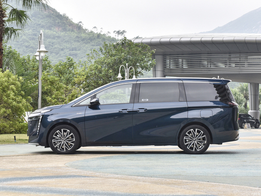 5-deurs 7-zits middelgrote MPV Trumpchi E8 Max PHEV Hybrid Vehicle met 150 km bereik