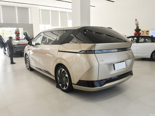 Als foto Xpeng X9 2024 model 702 super lange levensduur batterij PRO met 235KW totaal motor vermogen