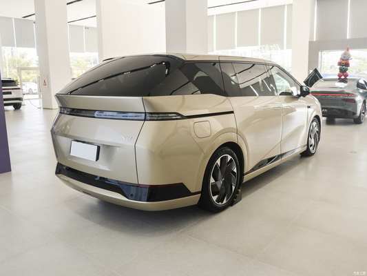 Als foto Xpeng X9 2024 model 702 super lange levensduur batterij PRO met 235KW totaal motor vermogen