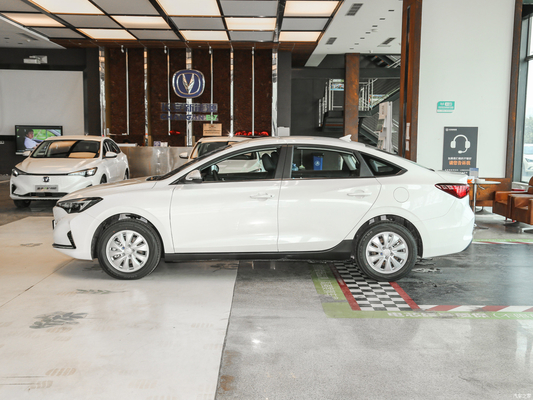 145KM/h Topsnelheid Changan Eado EV460 Lithium Iron Phosphate Battery Elektrisch voertuig