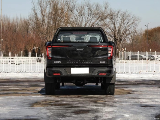 2024 SINOTRUK 2.0T Automatic Diesel 4WD Long-Axis Luxury Pickup Truck voor linksrijden
