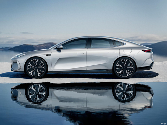 200 kW Single Motor 2024 Geely Galaxy Yinhe E8 665km Starship Voyage Edition Energievoertuig