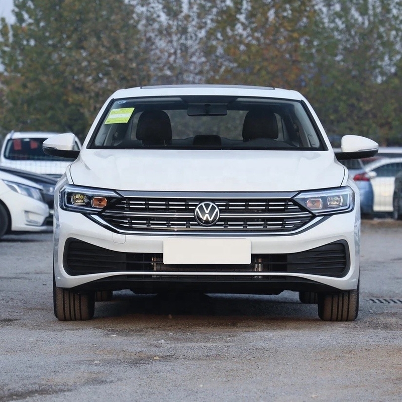 2023 Volkswagen Sagitar 300TSI DSG Leap Version Sedan met achtercamera en automatische AC