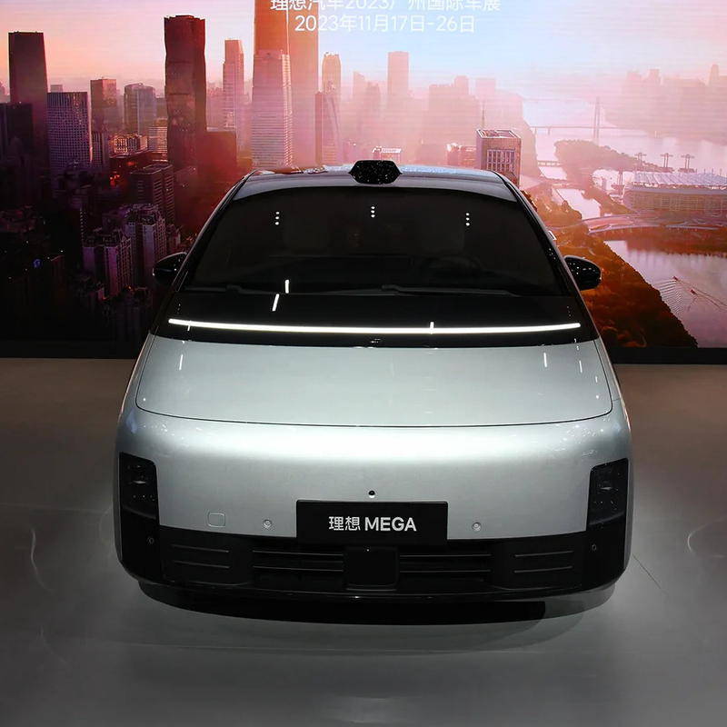 2023 MAX MPV Li Mega Auto EVC Auto met 400 kW totale motorkracht en 700 km CLTC bereik