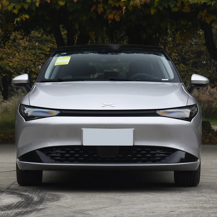 Topsnelheid van 170 km 2023 Xpeng P5 500 Energievoertuig met 4-deurs 5-zits carrosserie structuur